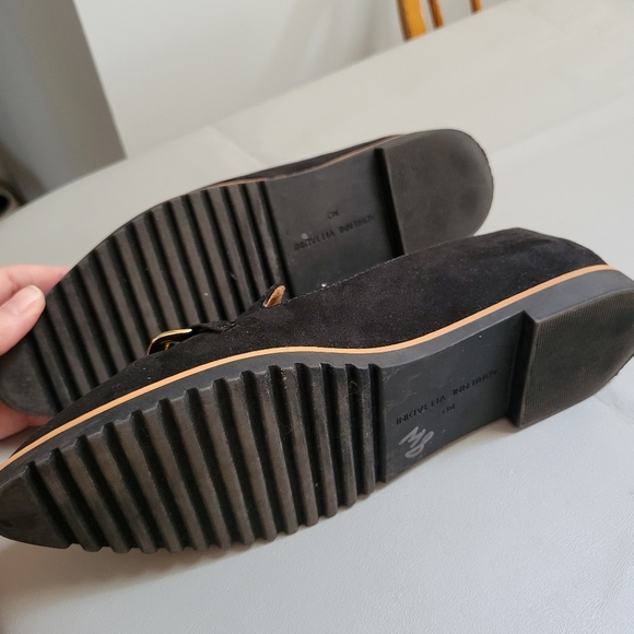 Adrienne Vittadini Black Loafers with Gold Accent - Picture 6 of 6
